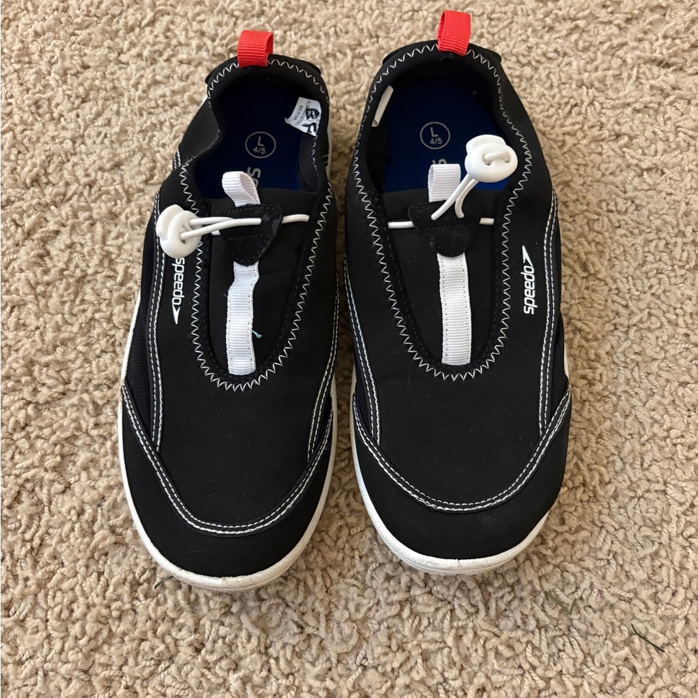 Kid’s Speedo Water Shoes, size large, 4/5